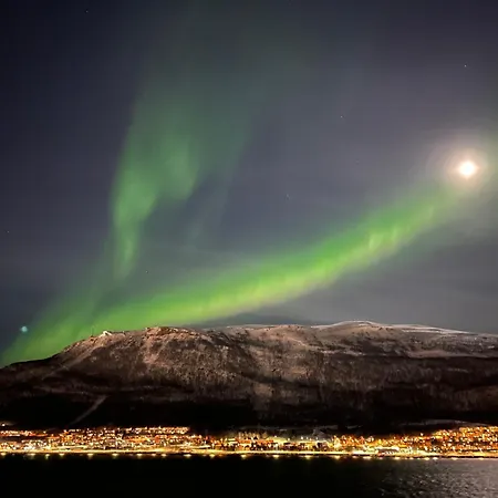 The Arctic Gaze With Free Parking * Tromso