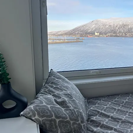 Apartment The Arctic Gaze With Free Parking Tromso