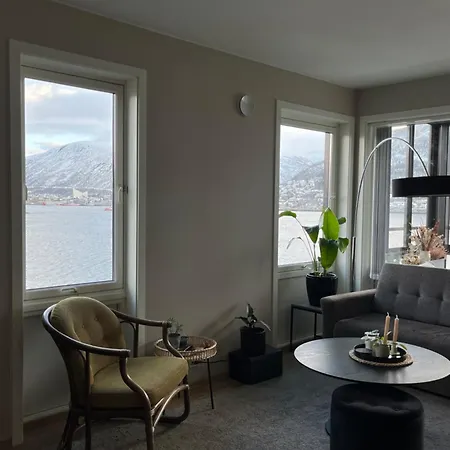 The Arctic Gaze With Free Parking * Tromso