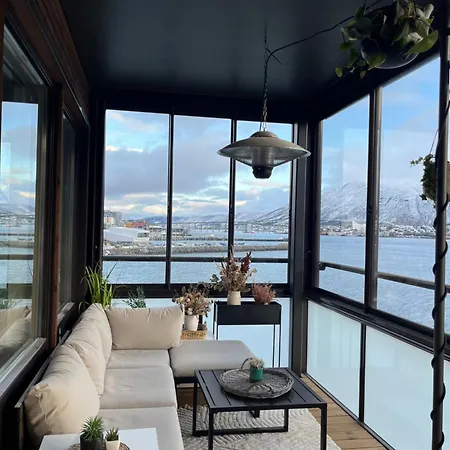 The Arctic Gaze With Free Parking * Tromso